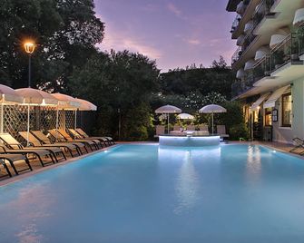 Palace Hotel San Pietro - Bardolino - Pool