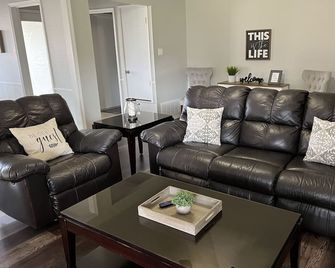The Fairway - Your Home Away From Home - Greenville - Obývací pokoj