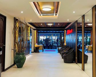 Red Coconut Beach Hotel Boracay - Boracay - Lobby