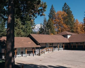 Summit View Inn - Mount Shasta - Gebouw