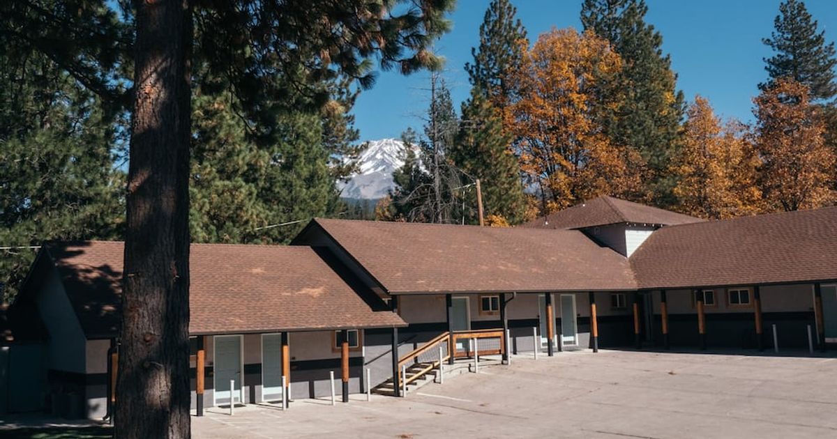 Summit View Inn from $83. Mount Shasta Hotel Deals & Reviews - KAYAK