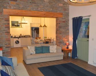Cwrt y Wennol - Swansea - Salon