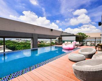Tsun Huang Hotel - Chiayi City - Pool