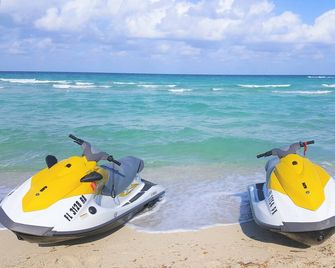 Luxury Beach Resort - Hora Rentals - Miami Beach
