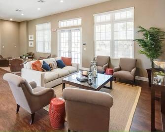 Beautiful & Cozy 4bd Home, Gated Community - Poinciana - Lobby