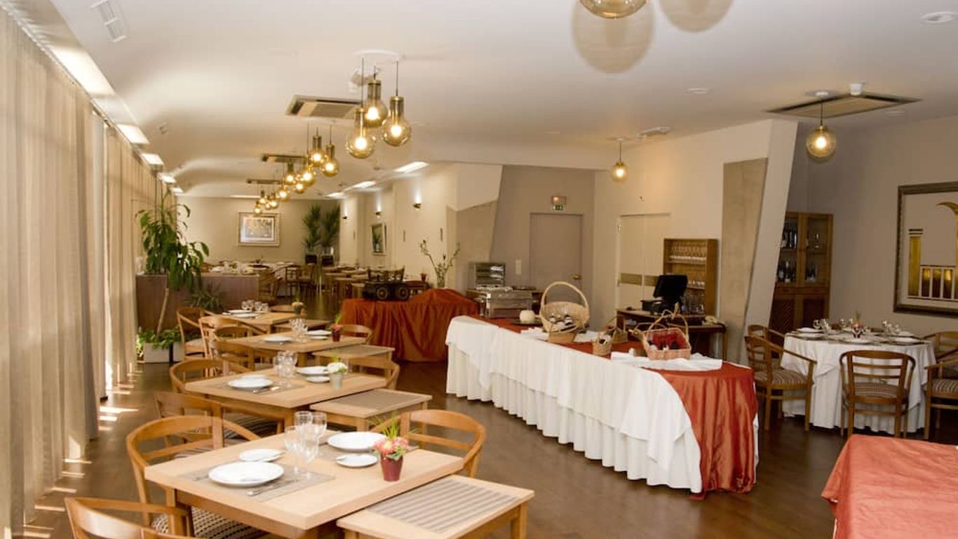 Hotel Rainha D. Amélia, Arts & Leisure