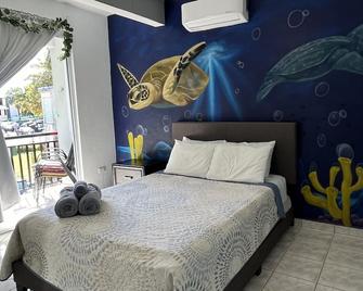 Luxury 3 Bedroom Steps To The Beach (Surf, Sun, Fun, Good Eats) - Aguadilla - Bedroom