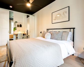 The Otis on Victoria Park - 2 Bed 1 Bath - Kitchener - Bedroom