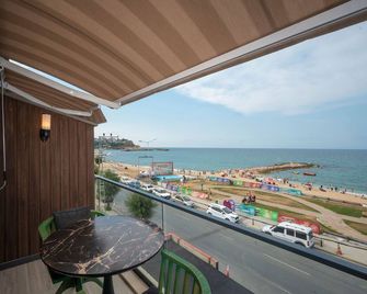 Villa Siesta Hotel Istanbul Airport - Karaburun - Balcony