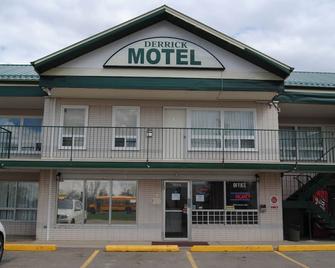 Derrick Motel - Edmonton - Building