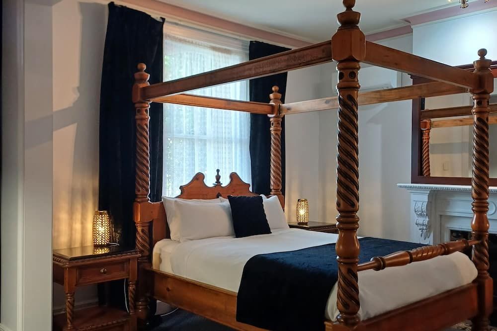 آرت هوتل أون يورك - ونسيستون - غرفة نوم