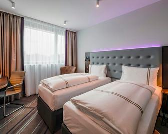 Premier Inn Karlsruhe City Am Wasserturm - Karlsruhe - Bedroom