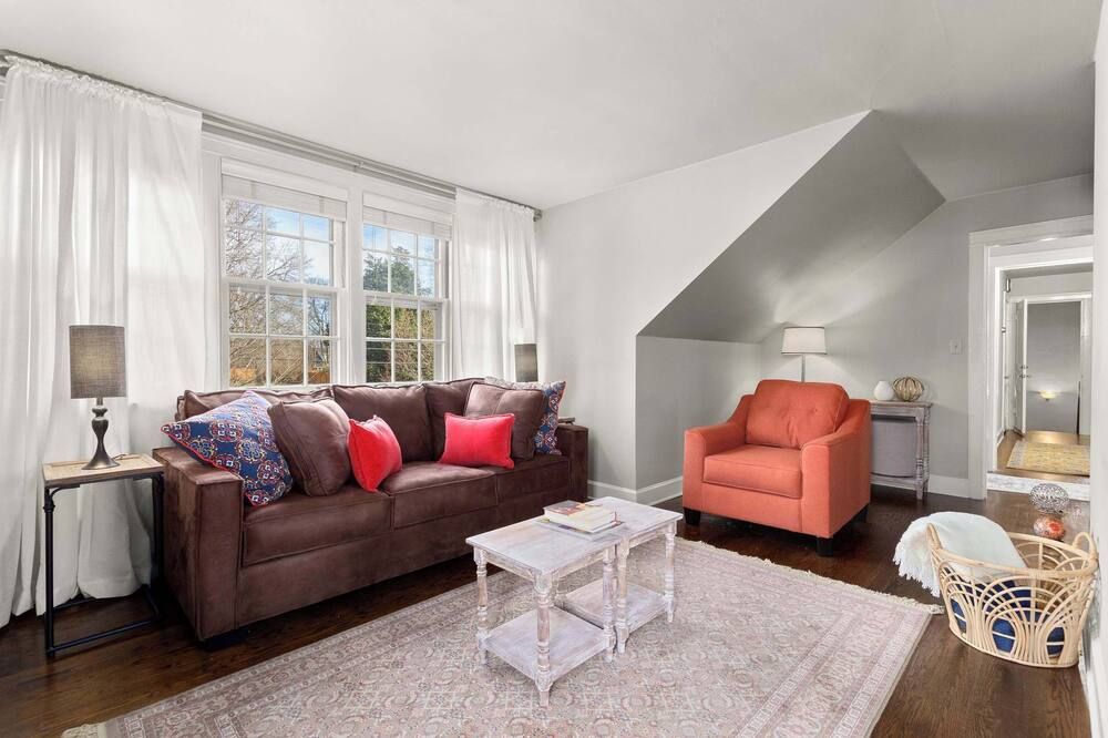 Cottage Charm | Private Rooftop Deck - ناشفيل (تينيسي) - غرفة معيشة