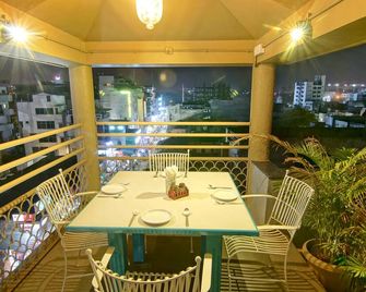 Hotel Amrta - Nagpur - Balcón