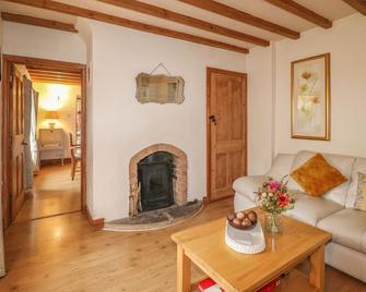 The Old Sweet Shop - Melton Mowbray - Living room