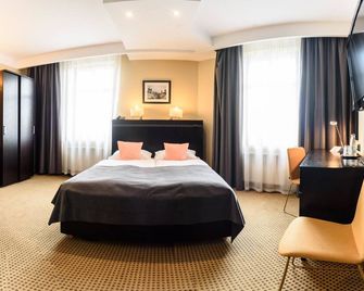 Hotel Fado Spa & Restaurant - Swidnica - Habitación