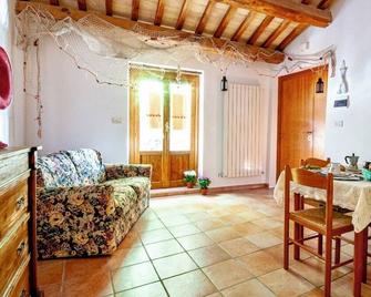 House on the Arches - Panoramic Views, History and Relaxation in the Heart of the Old Town - Silvi Marina - Living room