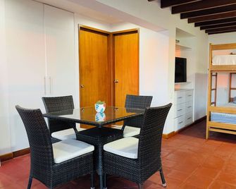 El Templo Surf House - Punta Hermosa - Comedor