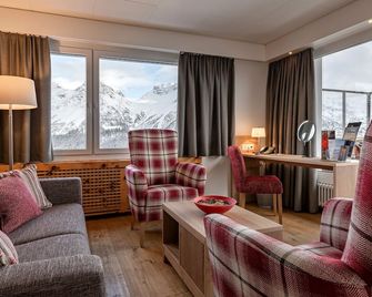 بلاترز هوتل أروزا آند بيلا فيستا سبا - اروسا - غرفة معيشة