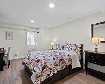 Laurel Cozy Hideaway - Laurel - Bedroom