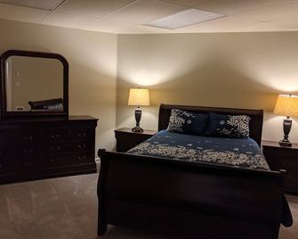 Large, Light and Bright - Snohomish - Bedroom
