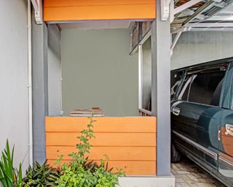 Hotel O Amole Paviliun Syariah - Cilacap - Front desk
