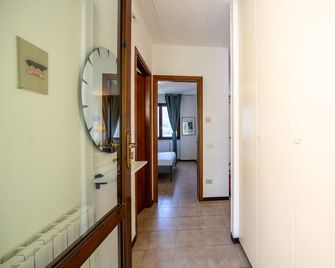 Casa Onno con Vista Lago by Wonderful Italy - Oliveto Lario - Pasillo