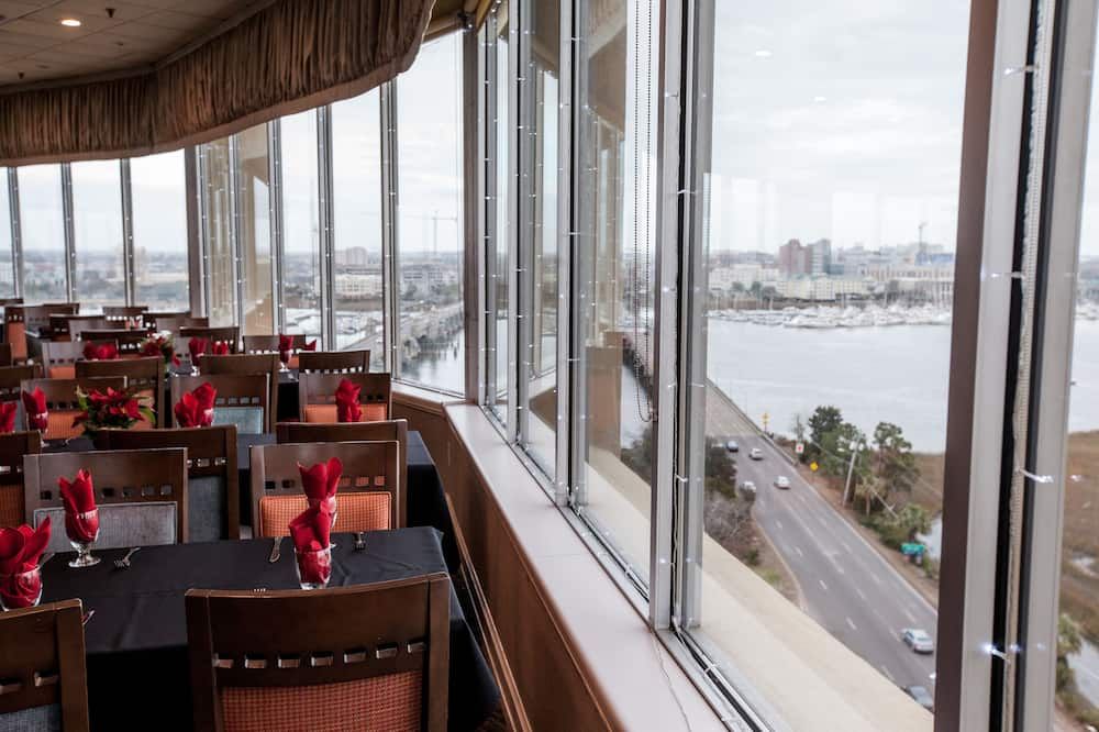 Holiday Inn Charleston-Riverview By IHG - צ'רלסטון - מסעדה
