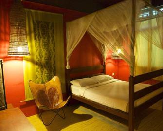 Singgahsana Lodge - Kuching - Bedroom