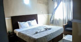 Ashosh Hotel - Lagos - Bedroom
