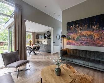 Woodland Stay with Heated Pool - Hoenderloo - Soggiorno