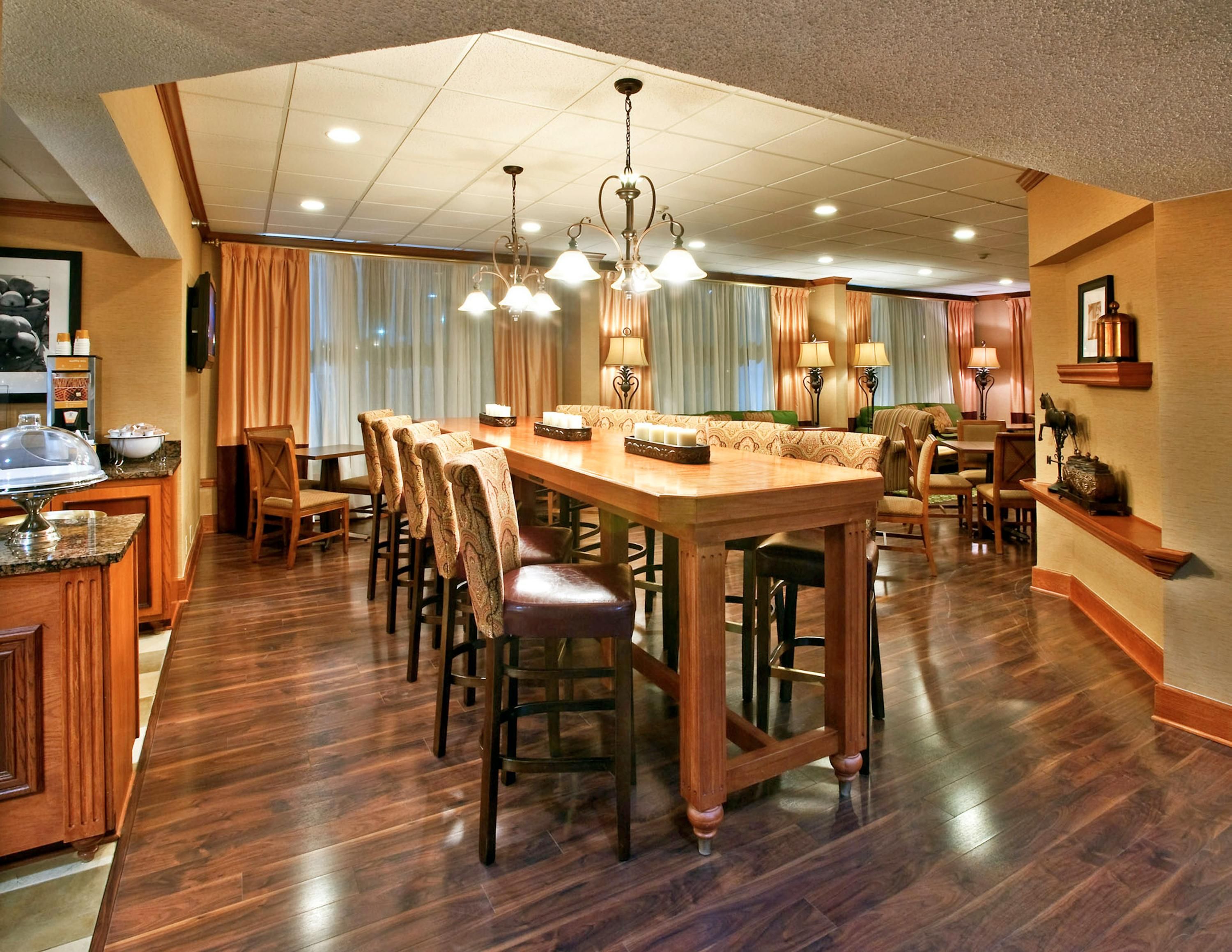 Hampton Inn Bowling Green - באולינג גרין - מסעדה