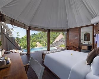 The Wapa Lux Tent - Sidemen