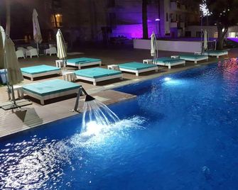 Pambos napa rocks Hotel - Ayia Napa - Piscina