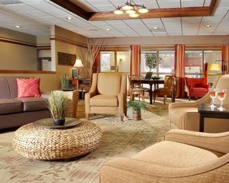 Best Western Plus Steeplegate Inn - Davenport - Sala de estar
