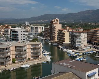 Prestige Sant Marc - Roses - Outdoor view