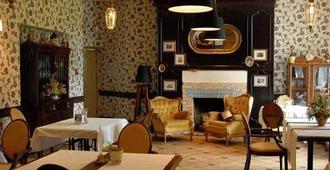 Usadba Hotel - カリーニングラード - レストラン