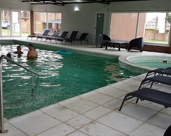 Winds Hill Home Resort - Cortaderas - Pool
