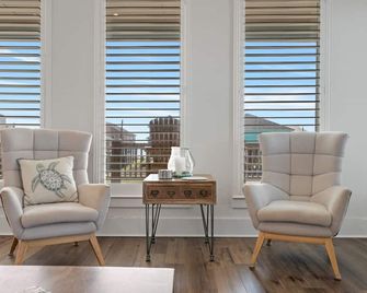 Beach Bound & Down - Gulf view! Cargo lift, 4 bedrooms, outdoor bar! - Crystal Beach - Living room