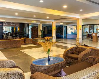Comforta Hotel Tanjung Pinang - Nuyung - Lobby
