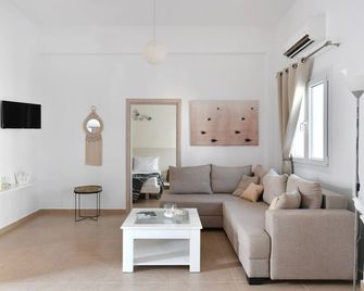 Sandaya Luxury Suites - Naousa - Wohnzimmer