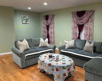 Beautiful Home in Freeport, New York 11520 - Freeport - Sala de estar