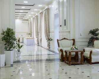 Plaza Hotel Bishkek - Biskek - Lobby