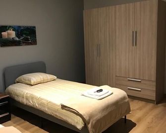 Maison duplex 3 chambres à 6km de Bordeaux centre - Floirac - Chambre