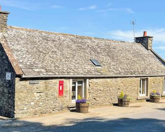 2 bedroom accommodation in Glasserton, near Whithorn - Wigtown - Building