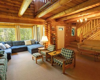 Cozy log cabin in Sundance Resort neighborhood that sleeps 20+ - Provo - Living room