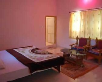 Hotel Oasis - Pushkar - Bedroom