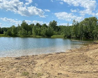 Log home on 17 Acres w/ Modern Amenities - near Frankenmuth - Birch Run - Spiaggia