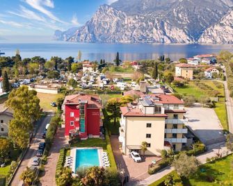 Bike & Wind Hotel Villa Maria - Nago–Torbole