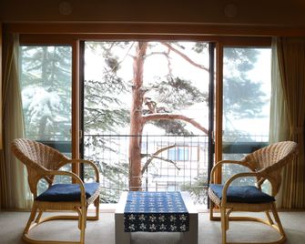 Yorozuya - Yamanouchi - Balcony